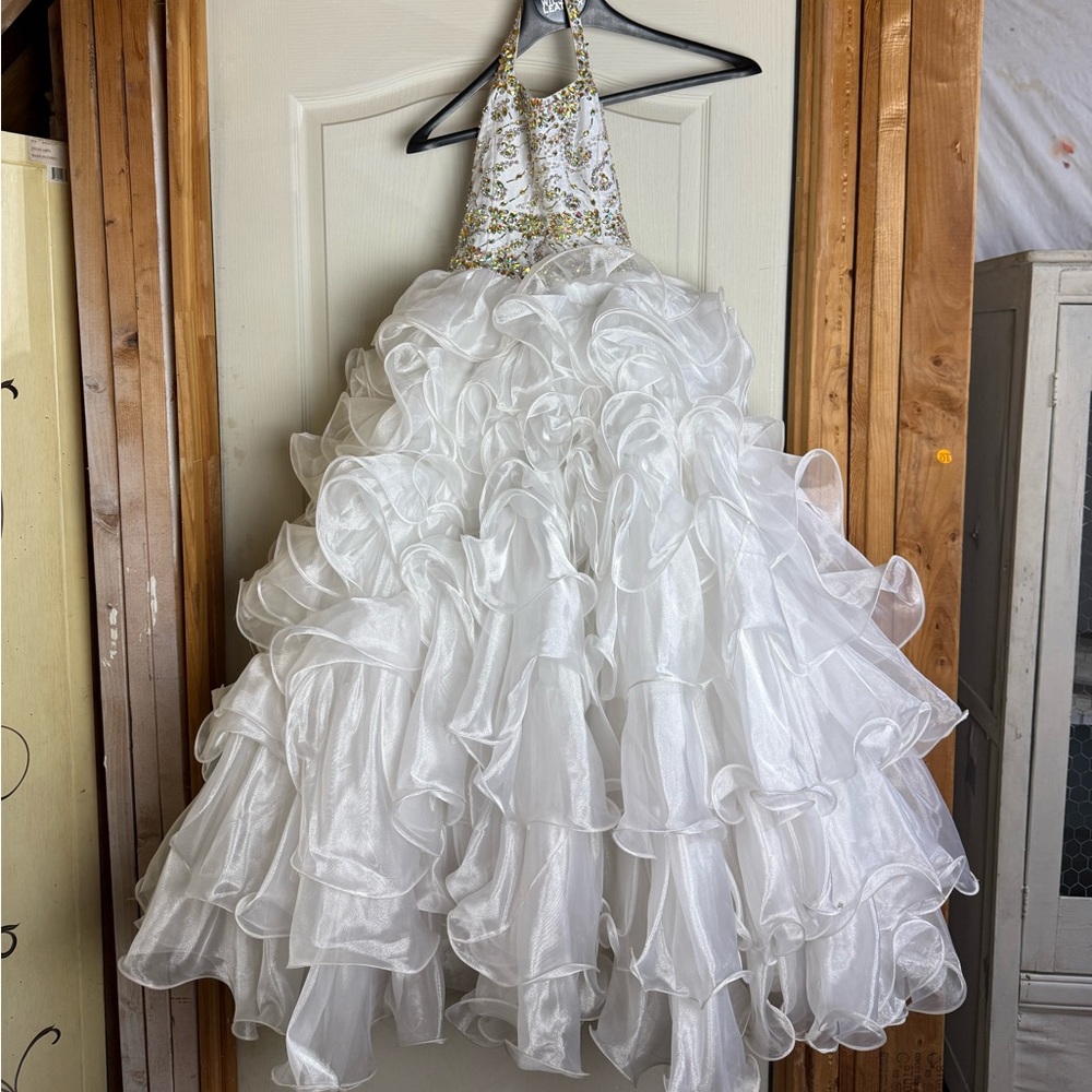 Little Rosie beautiful white pageant gown - Picture 2 of 10